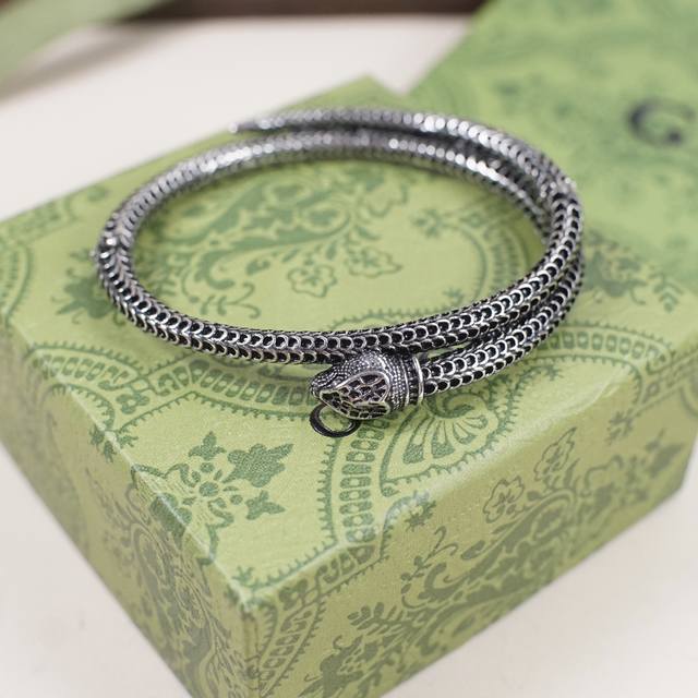 Small and large 925 sterling silver Gucci Vintage Snake Vintage Silver Couple Br