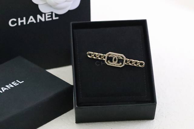 New product recommendation Chanel Chanel gold chain full diamond double C brooch
