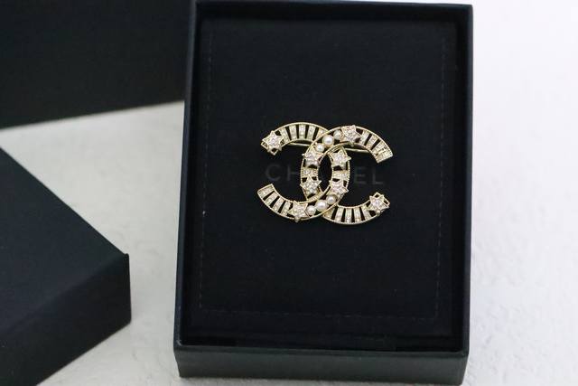 New product recommendation Chanel Gold Star Pearl Double C Brooch Brooches shoul