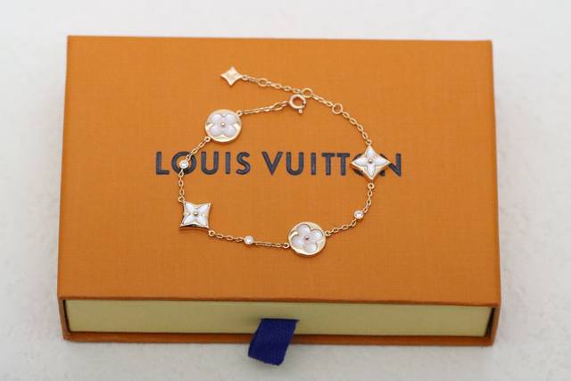 Hot-selling model recommendation Louis Vuitton white mother-of-pearl round diamo