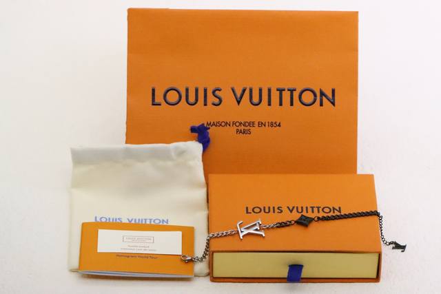 New Arrivals Louis Vuitton Silver and Black Floral Letters Cuban Bracelet This n