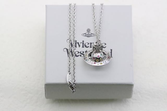 Hot-selling model recommendation Queen Mother Vivienne Star and Moon Diamond Sat