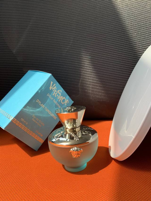Counter quality Versace Turquoise Ml This is a powerful, sexy and exquisite perf