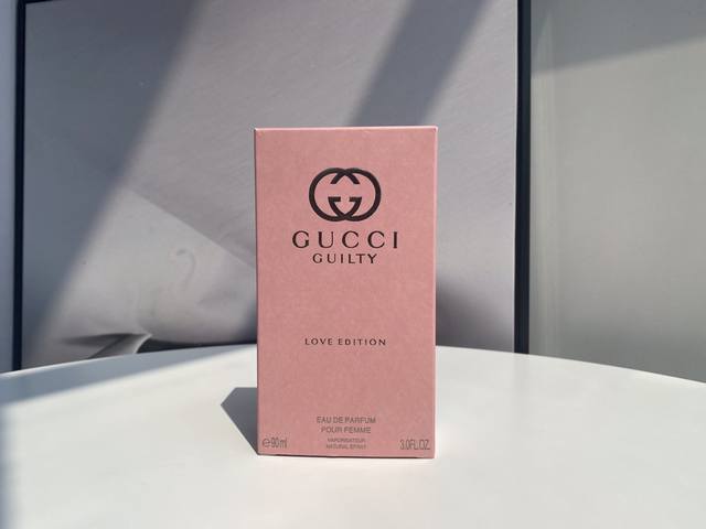 Counter quality Guilty peach pink female fragrance: Top notes: bergamot, grapefr