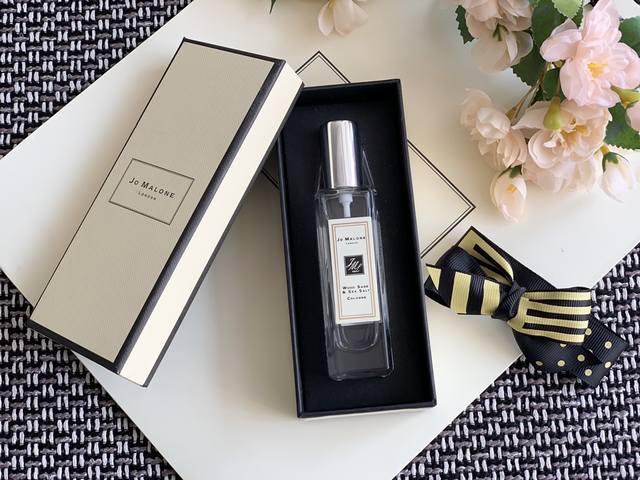 Counter quality Jo Malone Sea Salt! 30Ml Each bottle of perfume has its own inde