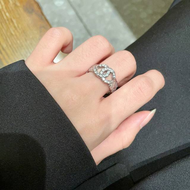 Chanel double C diamond-studded ring! This is a ring that you can