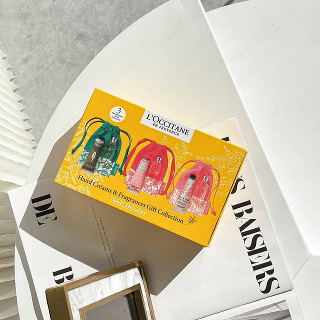 Counter quality L'Occitane hand cream and perfume set. 1. Sakura hand cream 30Ml