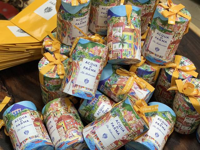 Counter quality Aqua de Parma Christmas gift box is here Believe that the baby w