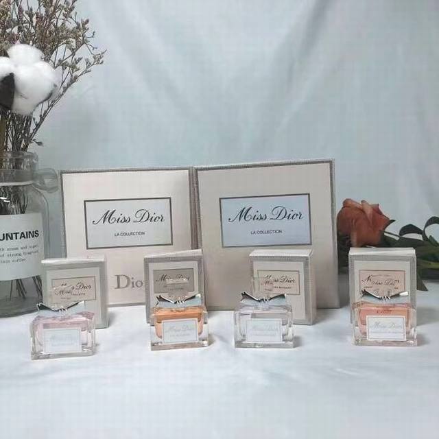 counter quality Dior wooden box Q version sweetheart perfume 4-piece set * 5Ml n