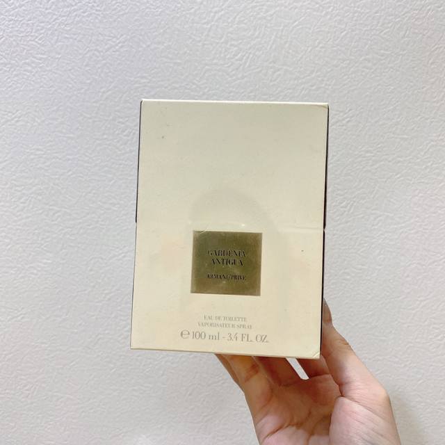 Counter quality Armani private perfume Gardenia Musk Ml When sprayed on the wris