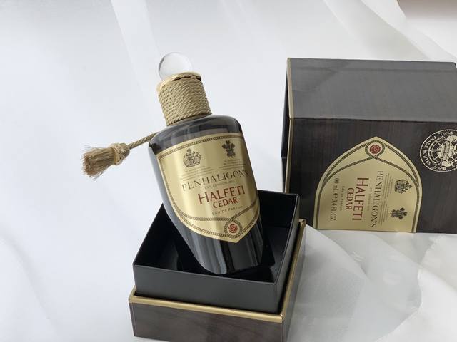 Counter quality Penhaligon's Halfeti Cedar Black Rose Cedar Penhaligon's Selfrid