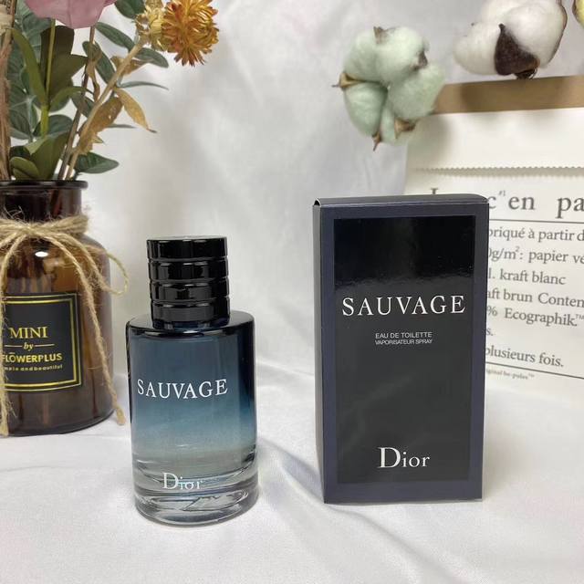 Counter quality Dior Sauvage Eau de Parfum for Men 60ml, the cap is magnetic and