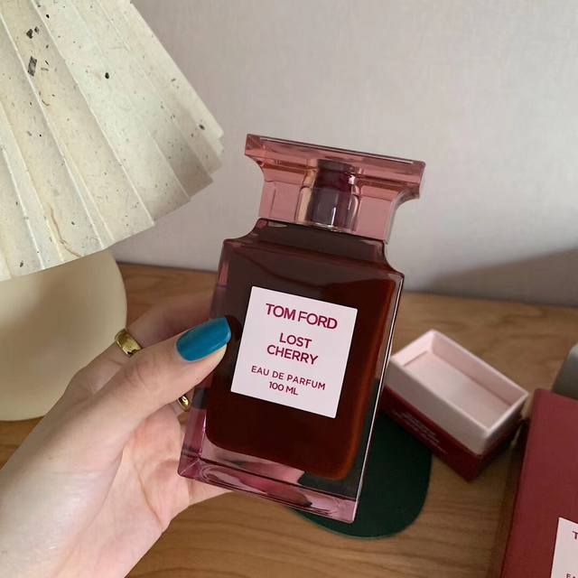 Counter quality : Tf Fallen Cherry Perfume I personally feel that it has a very