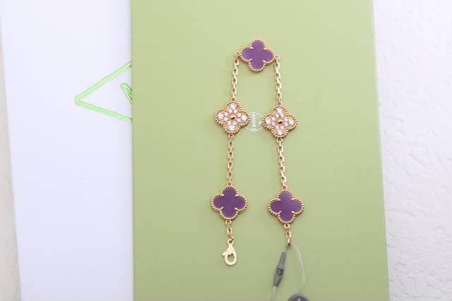 New product recommendation Vca Rose gold and violet full diamond four-leaf clove