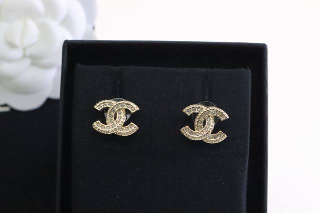 New product recommendation Chanel Chanel full diamond double C earrings Low-key