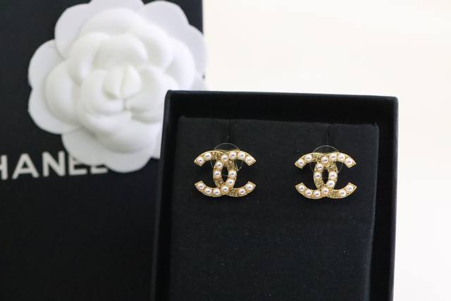 New Recommendation New Product Chanel Double C Pearl Earrings with Diamonds Low-