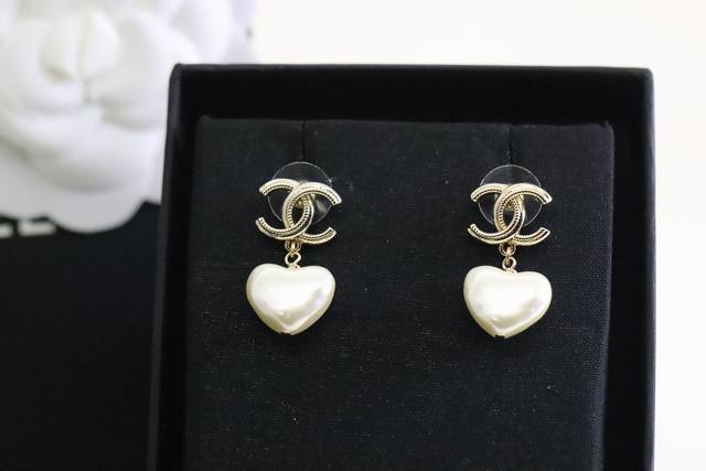 New Recommendation New Product Chanel Light Gold Baroque Love Double C Earrings