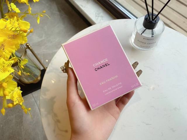 counter quality Chanel Green Chance Girls all like fragrant things, so perfume i