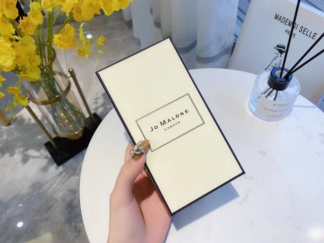 Counter quality Jo Malone Osmanthus Rain What a divine smell Jo Malone's Osmanth
