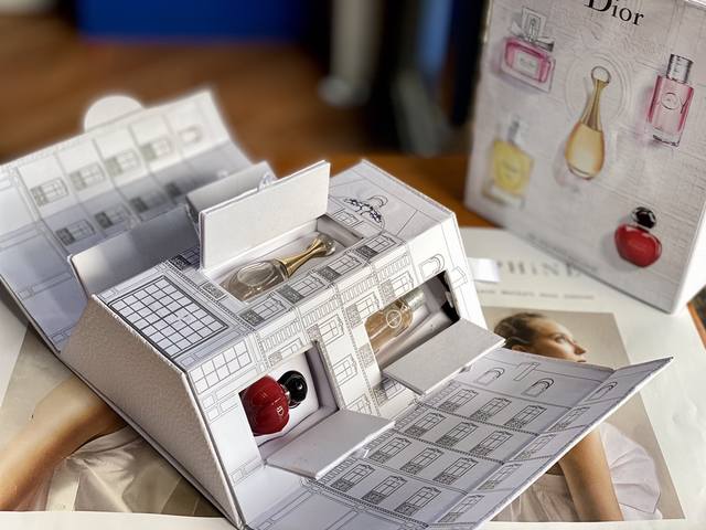 Counter quality New Dior Castle Perfume Five-piece Set, First! I'm really overwh
