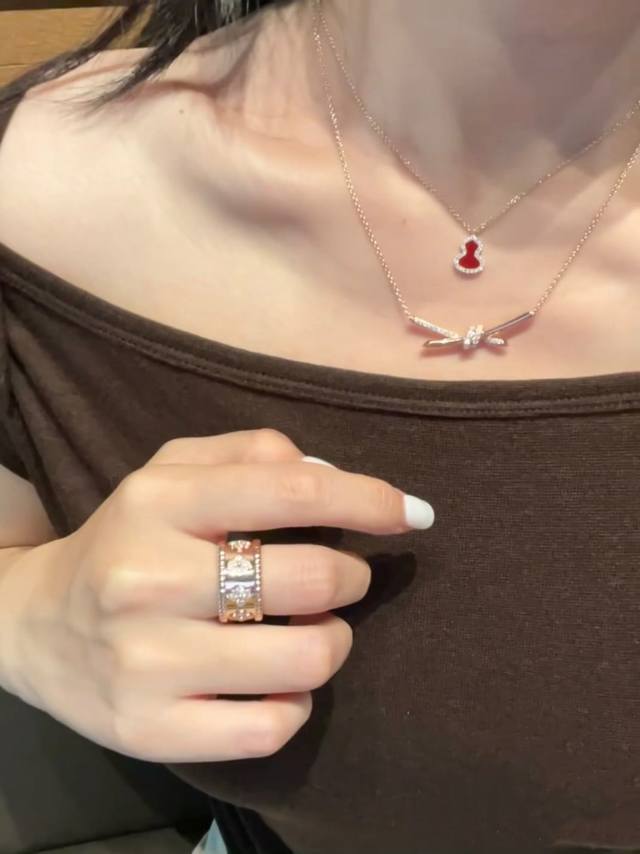 Hot-selling model recommendation Tiffany&Co. Rose gold diamond knot clavicle nec