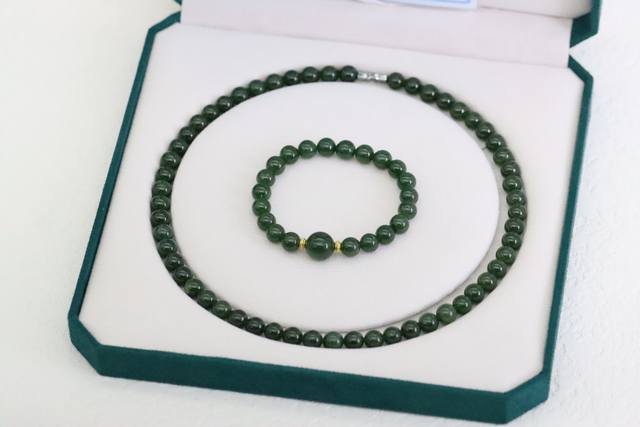 Mother's Day Selected Set Factory P Direct Sales Hotan Jasper Round Bead Necklac