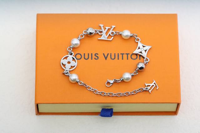 New arrivals Lv Pearls white Damier inscription adjustable bracelet It is so coo