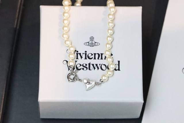 Hot-selling model recommendation Queen Mother Vivienne Peach Heart Saturn Pearl