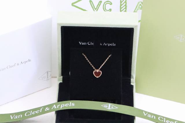 Hot-selling model recommendation Van Cleef & Arpels Vca rose gold small red hear