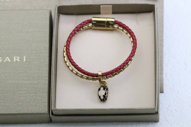 New model recommendation Bvlgari snake head gold and red double leather bracelet