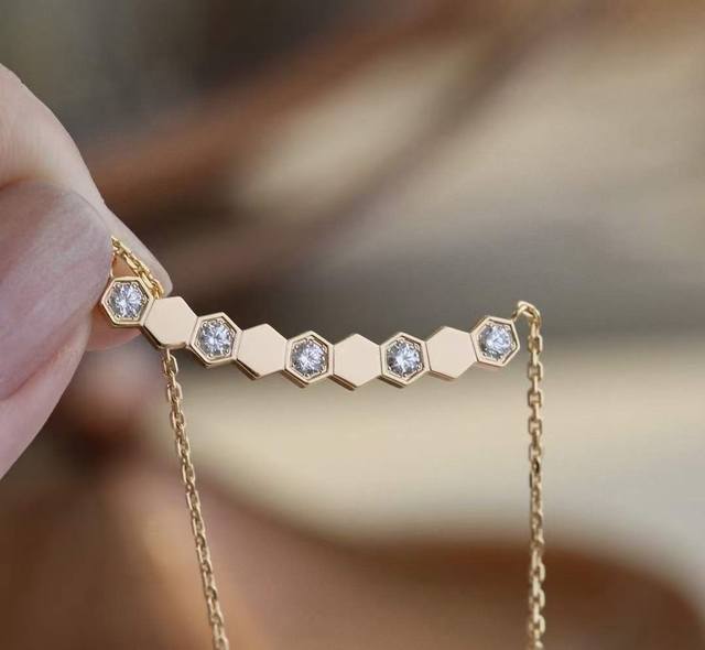 Hot-selling model recommendation Chaumet Paris Honeycomb Smiley Face Necklace Th