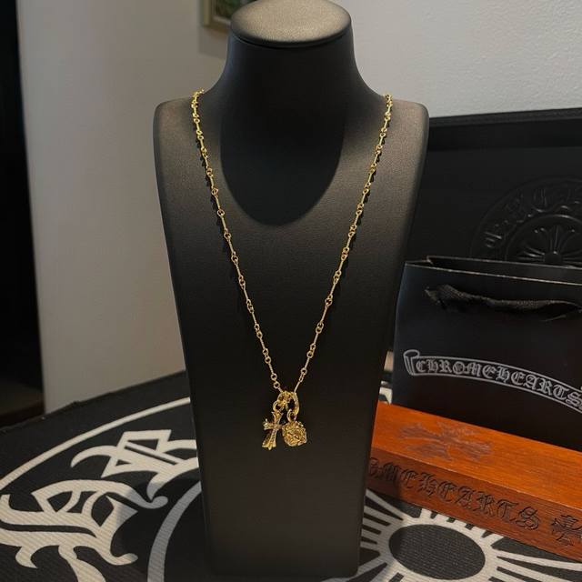 New counter quality Chrome Hearts classic gold cross necklace. The concave and c