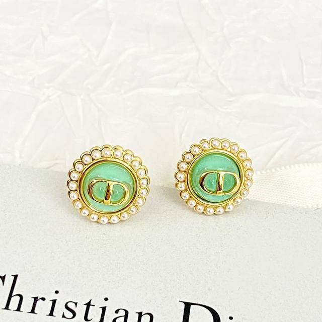 Code E1751 Dior earrings are a hot-selling model. New arrival Dior green button