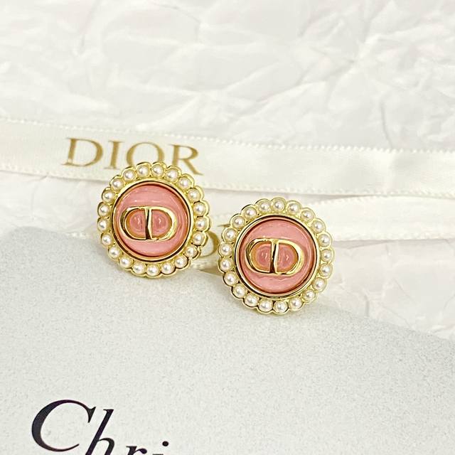 Code E1751 Dior earrings are hot-selling models and are now on sale. Dior pink b