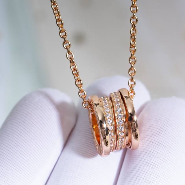 The B.Zero1 Rock collection draws inspiration from the famous amphitheater, the