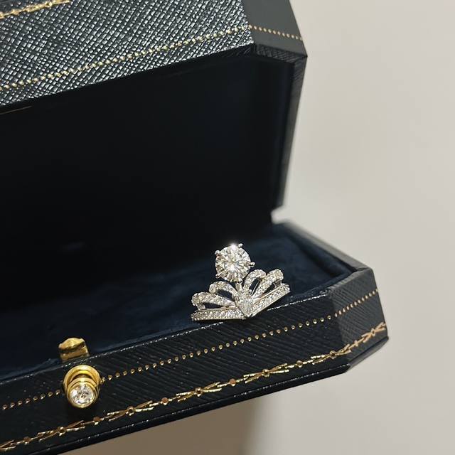 A2187 Chaumet Paris Crown Five-claw Diamond Ring The design of the big-name desi