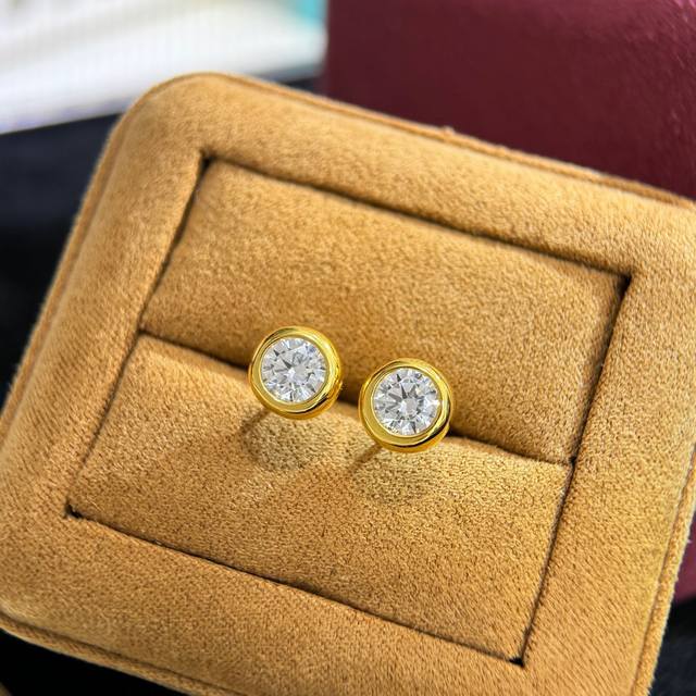 earrings A4884 simulated diamond three carat round diamond bubble diamond set. M