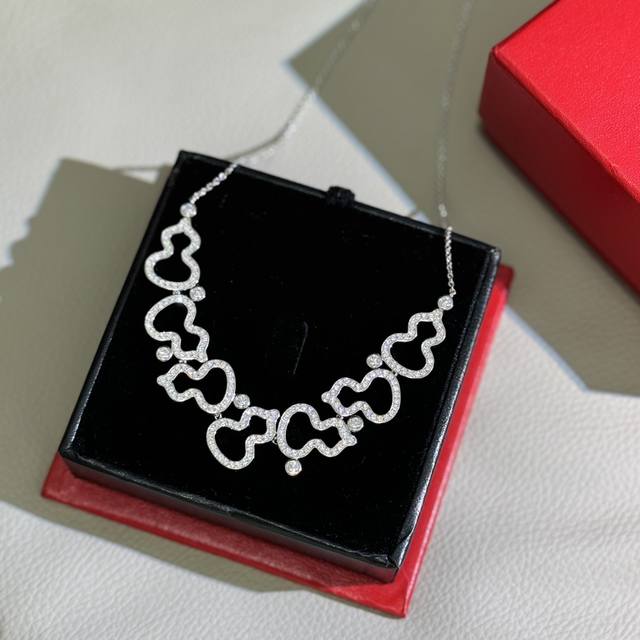 A4241 Kirin's Wulu series seven-gourd hollow necklace. The gourd has the meaning