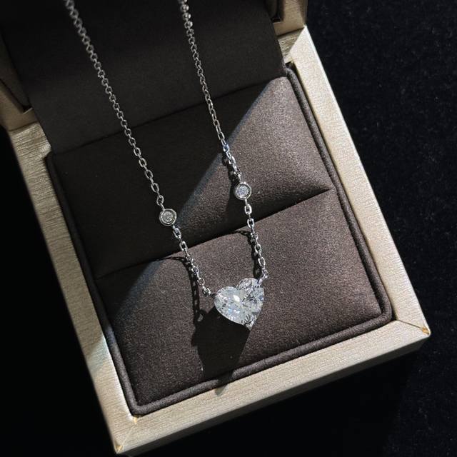 A1741 Graff Paris Jewelry Sparkling Diamond Goddess White Rich Beauty Must-Have