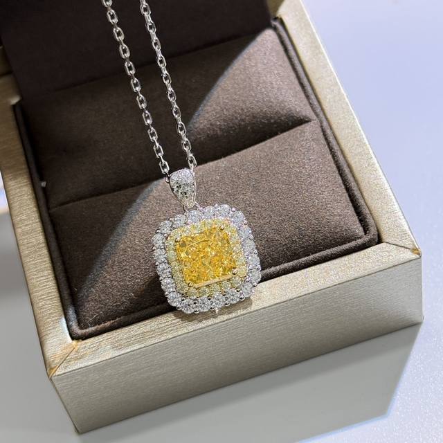 A4579 The 10-carat medium yellow double-row diamond necklace from the Rich Woman