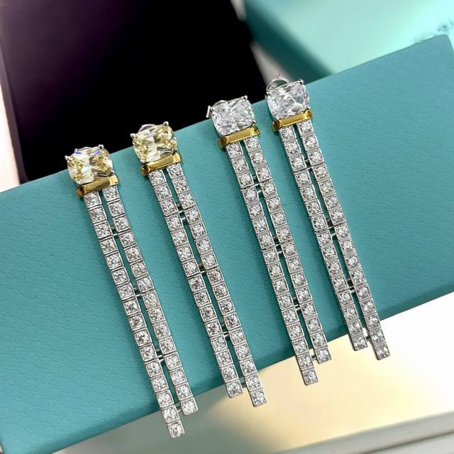 A3206 T-style row of diamond tassel two-color earrings are simple and versatile,