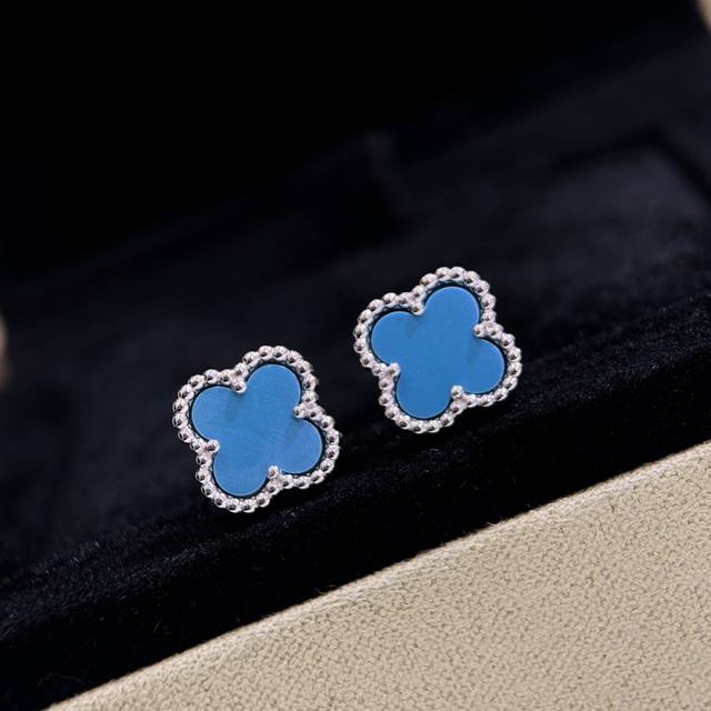 C107 Vanjia small blue turquoise four-leaf clover earrings, the latest color, hi