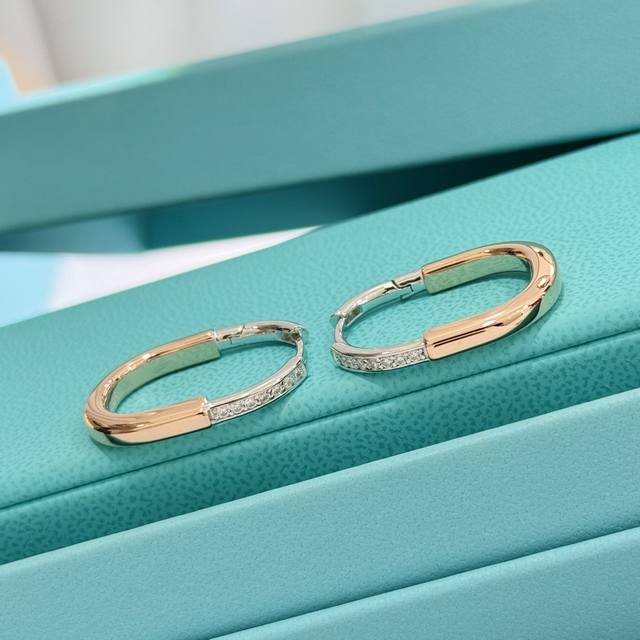 A2461 T's new hot U-shaped lock with diamond version of color-separated earrings
