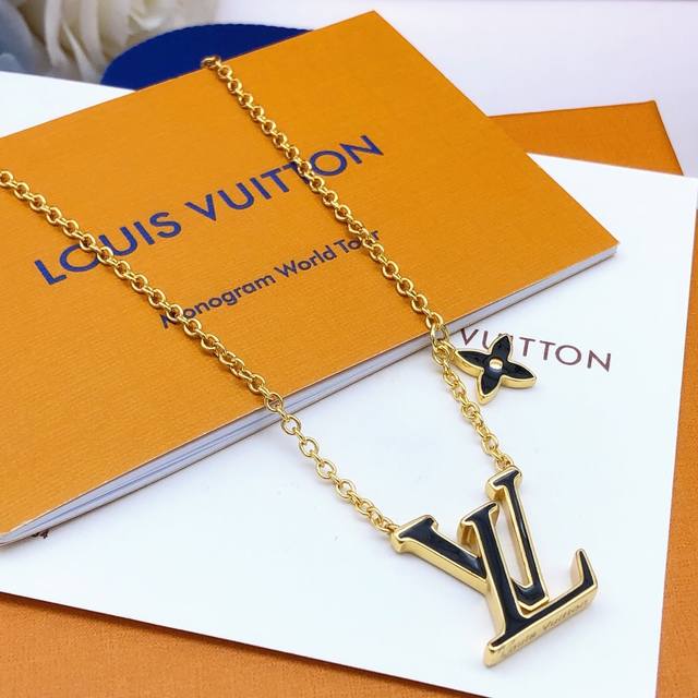 No. Lxl0018 Lv*Latest necklace drip oil black consistent Zp brass material