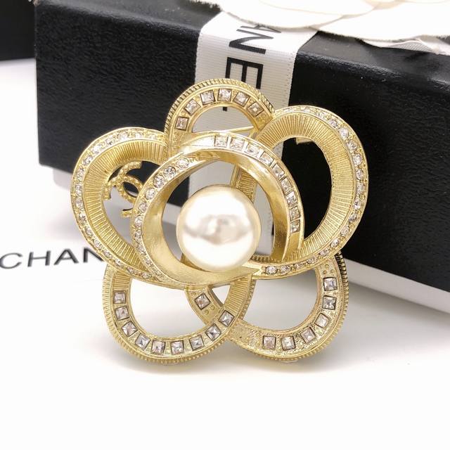 No. Xxz0036 Real shot of Chanel rose pearl brooch only made by Zp Development Hi