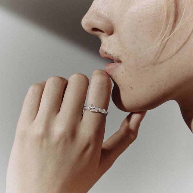 250157 We produce Etriviere rings, which can be customized with 18K real gold an