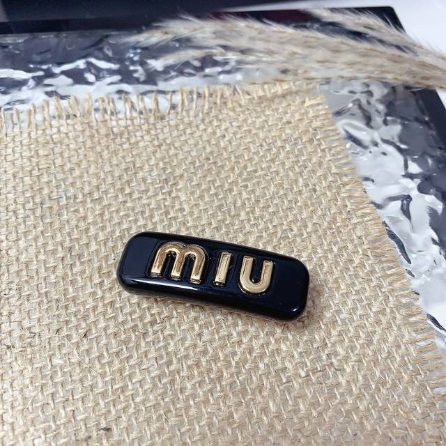 Miu Miu Miu Miumiu hairpin New Miu small spring clip side clip bangs clip daily