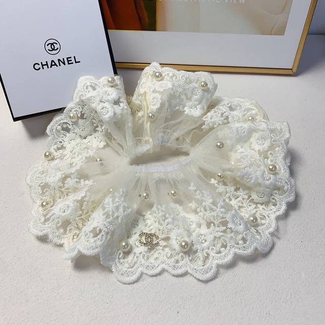 Chanel Xiaoxiang Chanel hair ring lace handmade hook flower pearl rubber band ha