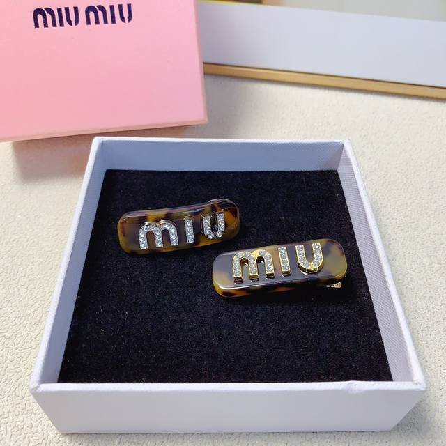 Miu Miu Miu Miu Miu hairpin Hot style simple temperament light luxury pressure c