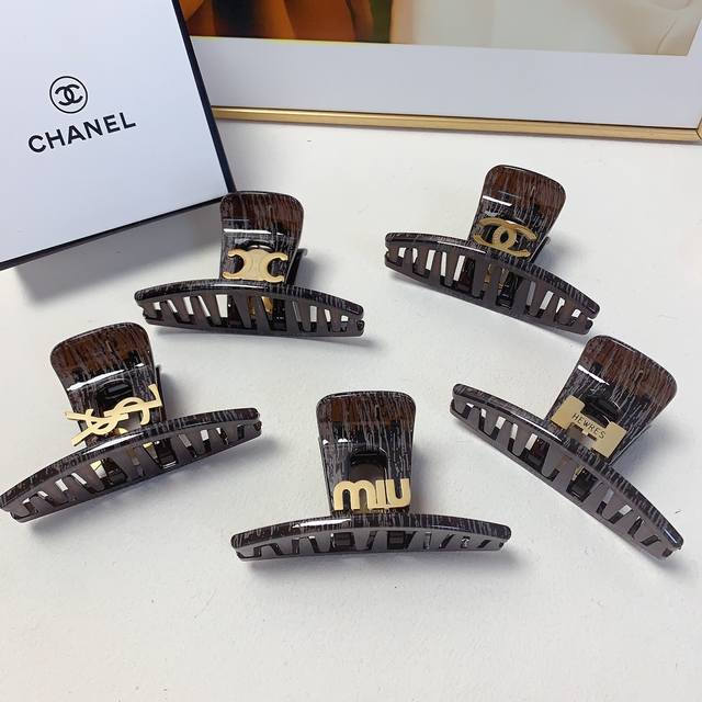 Chanel Celine Miumiu Miu Ysl Saint Laurent Hermes New titanium steel Logo clip t